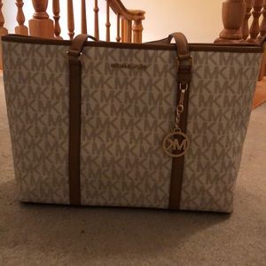 Michael kors tote